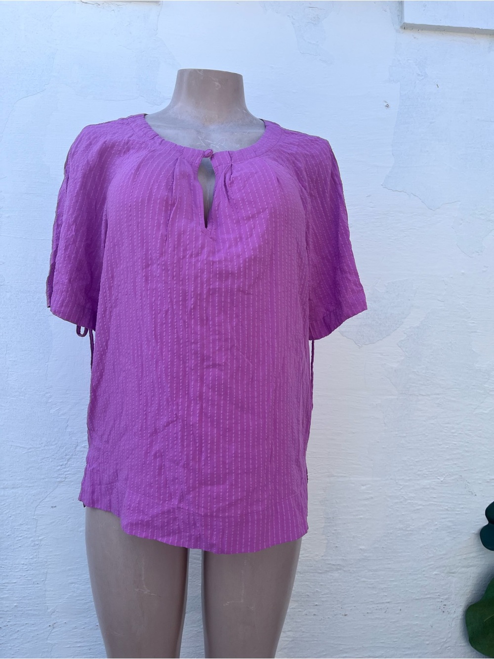 LOFT Fuchsia Short Sleeve Keyhole Peasant Top